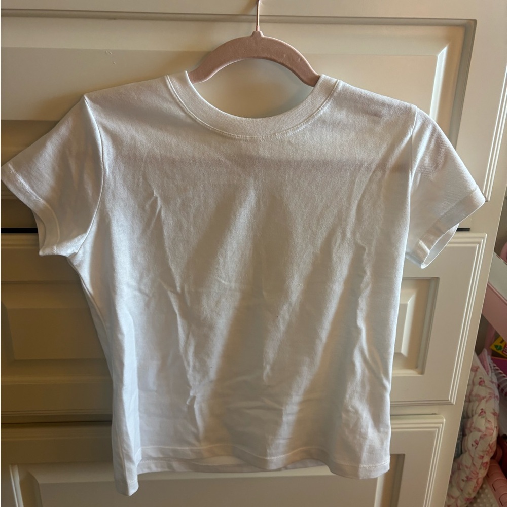 cute daily drills baby tee! size m/l! only worn once!
